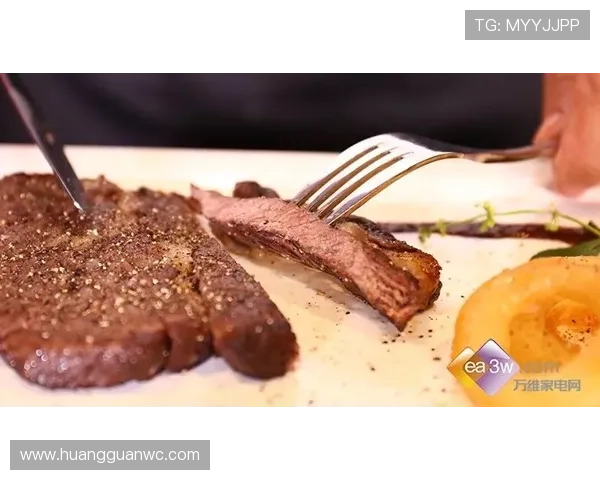 乔恩·琼斯家冰箱里塞满牛排，训练餐比米其林还贵