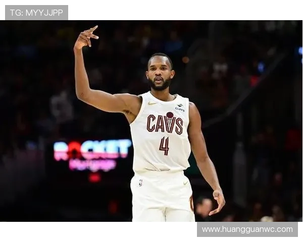 埃文·莫布里利用高效无球跑动拉开防守空间提升内线得分能力